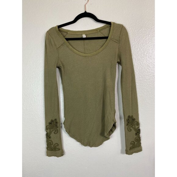 Free People Masquerade Cuff Thermal Sweater Size Small Olive Green Waffle Knit - Picture 3 of 15